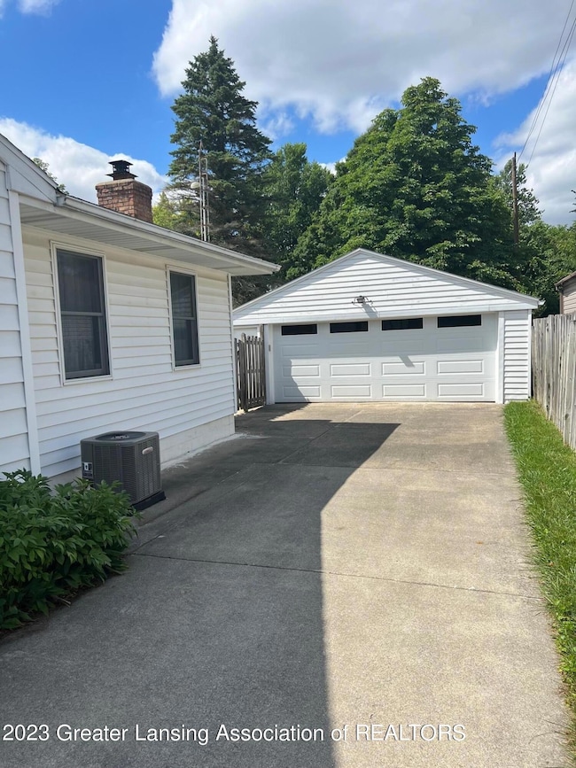 958 Hein Ave, Lansing, MI 48911 - photo 3