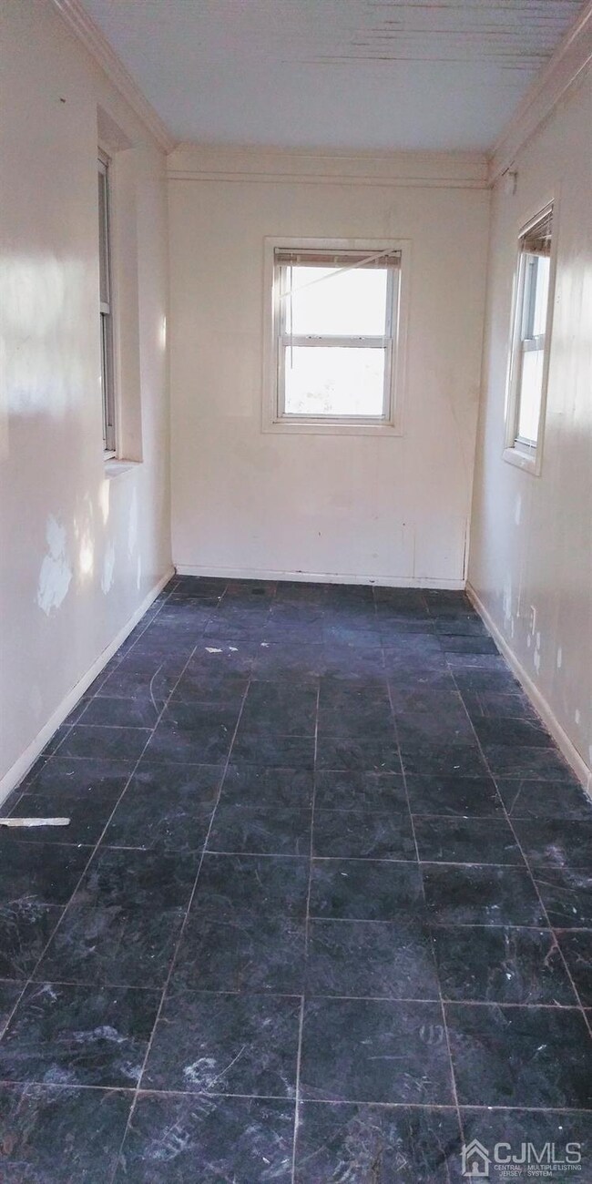 28 Mitchell Ave, New Brunswick, NJ 08901 - photo 2