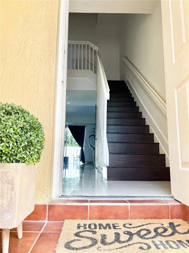 11065 NW 43rd Ln, Doral, FL 33178 - photo 2