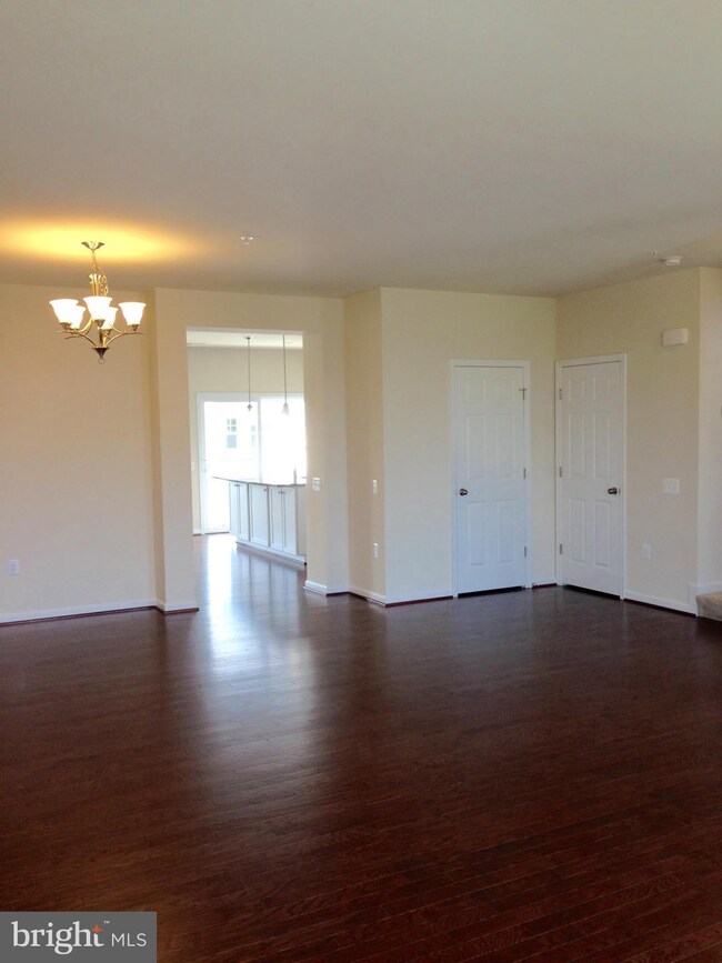 43518 Stonecliff Terrace unit 1B2, Chantilly, VA 20152 - photo 4