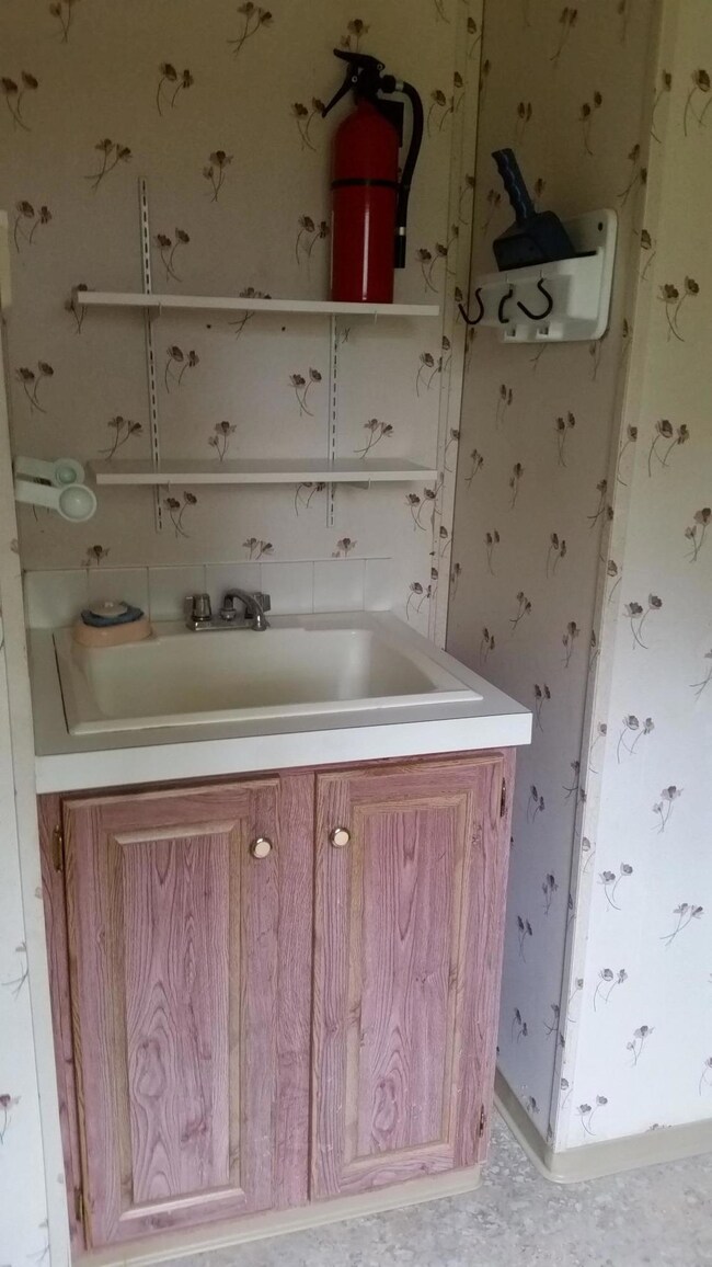 511 Donet Ln, Merlin, OR 97532 - photo 7