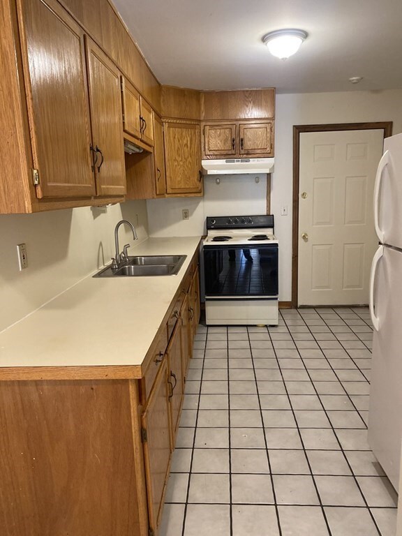 28 Rapalus St unit A, Springfield, MA 01151 - photo 5