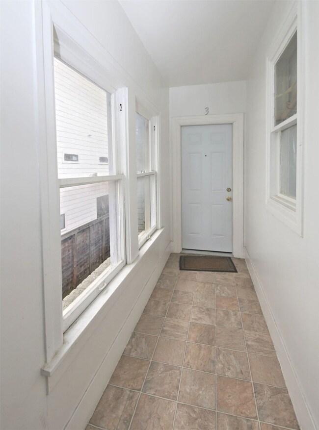 2418 Hazard St unit 3, Houston, TX 77019 - photo 2