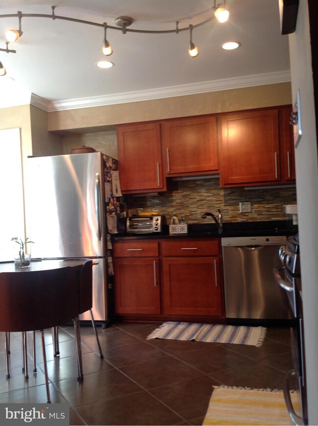 7741 Jewelweed Ct, Springfield, VA 22152 - photo 5