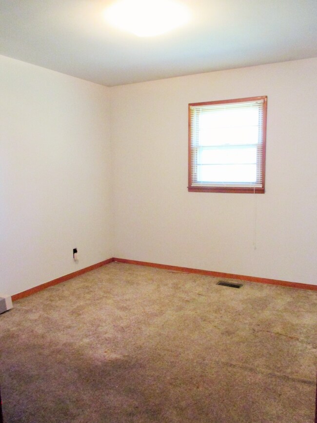 305 Walker St, Manchester, TN 37355 - photo 7