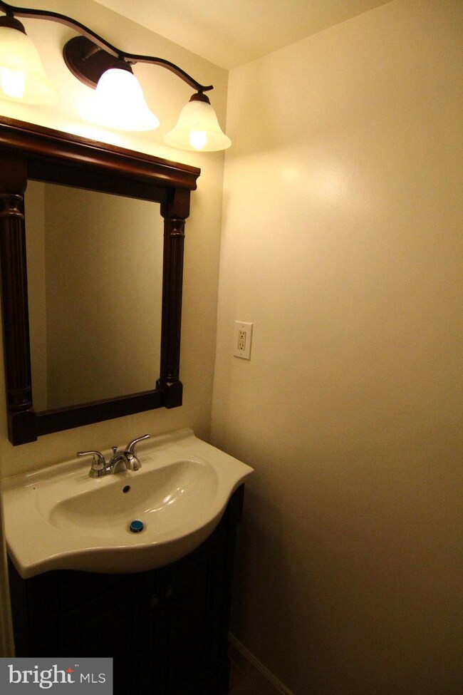 9059 Lambskin Ln, Columbia, MD 21045 - photo 6