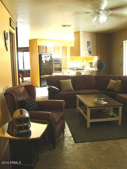 004_Living Room