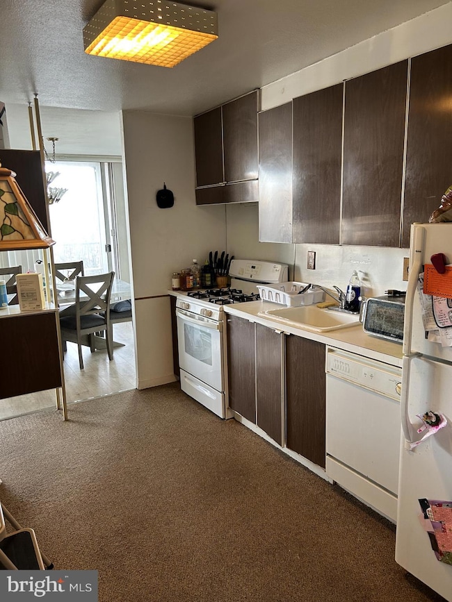 3900 00 Ford Rd unit 6B, Philadelphia, PA 19131 - photo 6