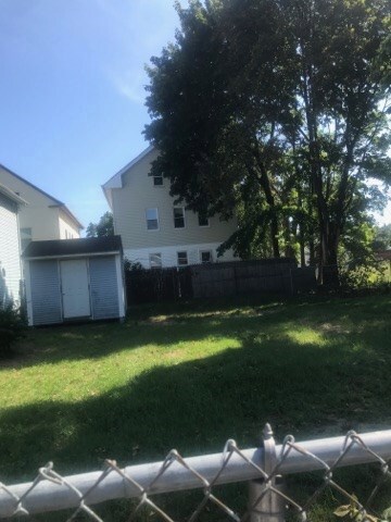 318 Swan St, Providence, RI 02905 - photo 5