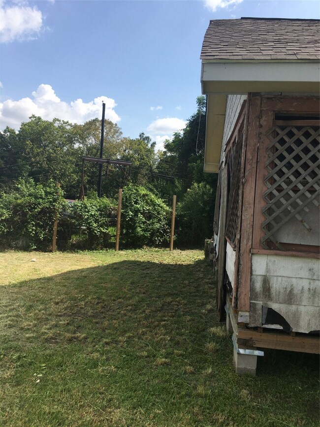 7526 Sandra St, Houston, TX 77016 - photo 7