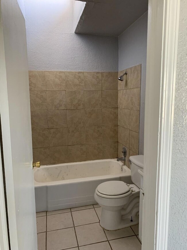 4022 Taylor Ave unit 2, El Paso, TX 79930 - photo 2