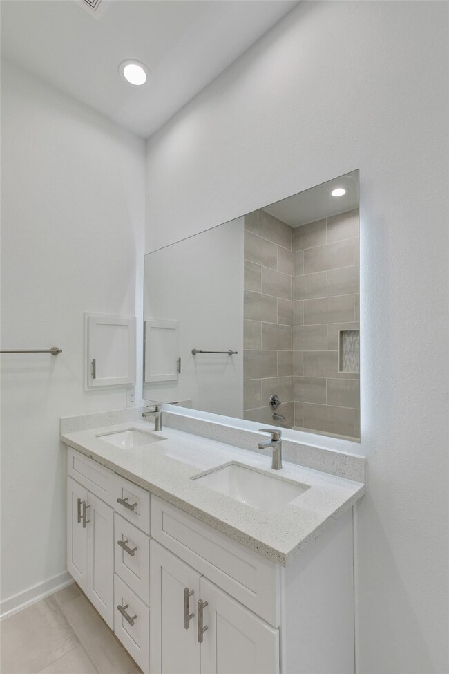 8327 Sunnyhill St, Houston, TX 77088 - photo 2