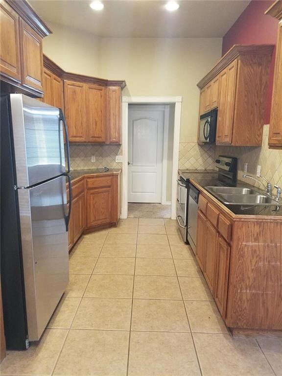 609 Kelsi Dr, Moore, OK 73160 - photo 4