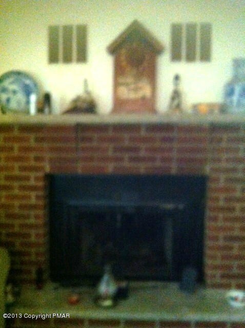 140 Brian Ln, Effort, PA 18330 - photo 3