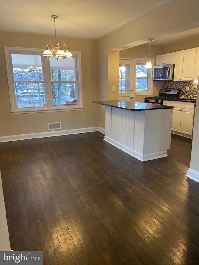 312 Grovethorn Rd, Middle River, MD 21220 - photo 6