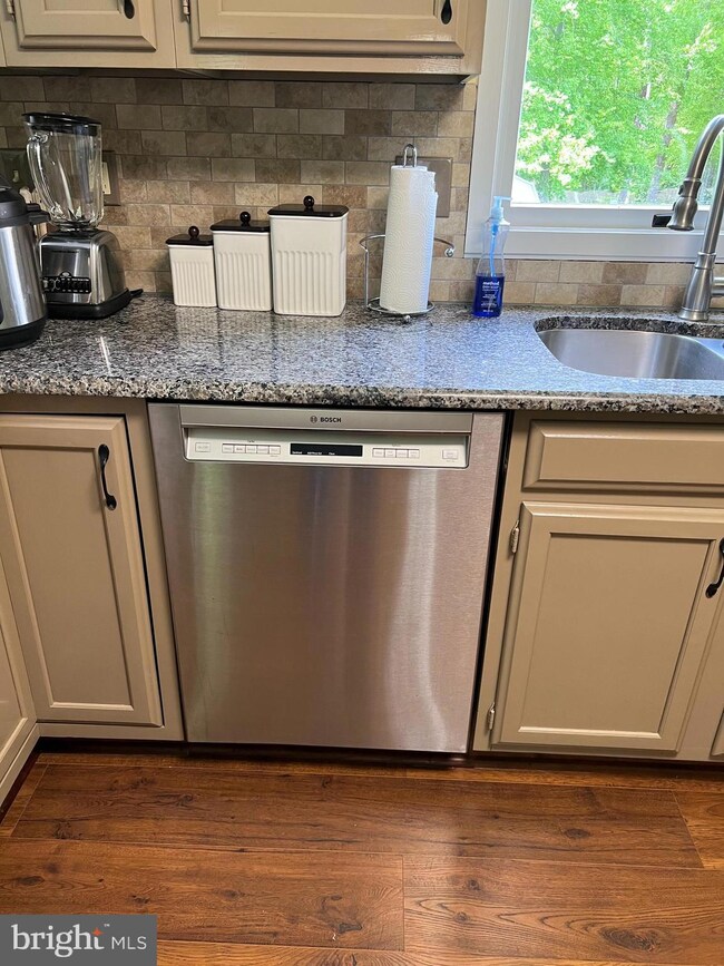 23 Christina Woods Ct, Newark, DE 19702 - photo 4