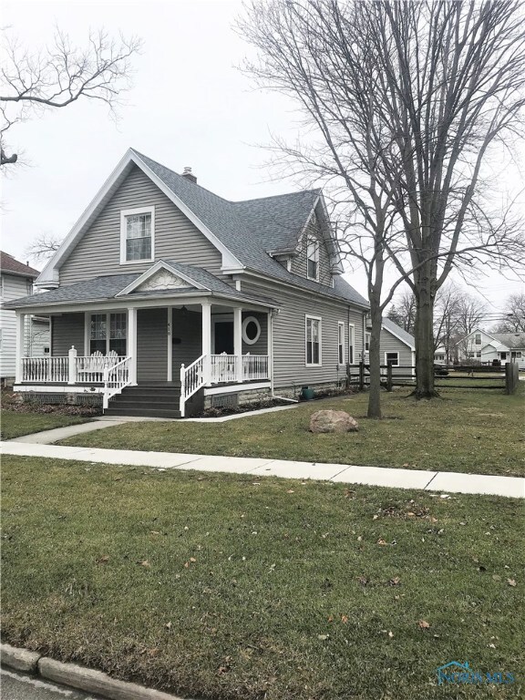 418 W 1st St, Woodville, OH 43469 - photo 2