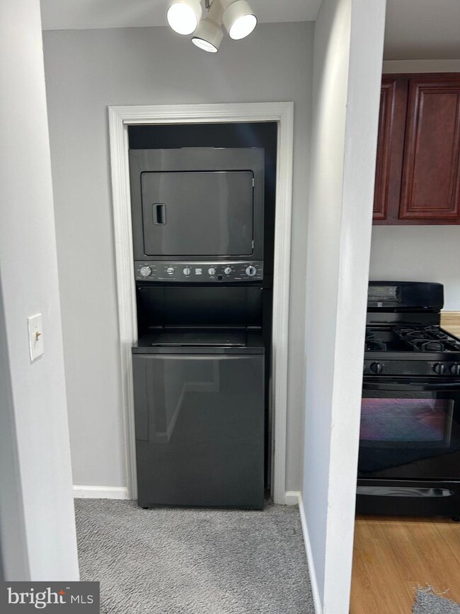 7617 Fontainebleau Dr, New Carrollton, MD 20784 - photo 6