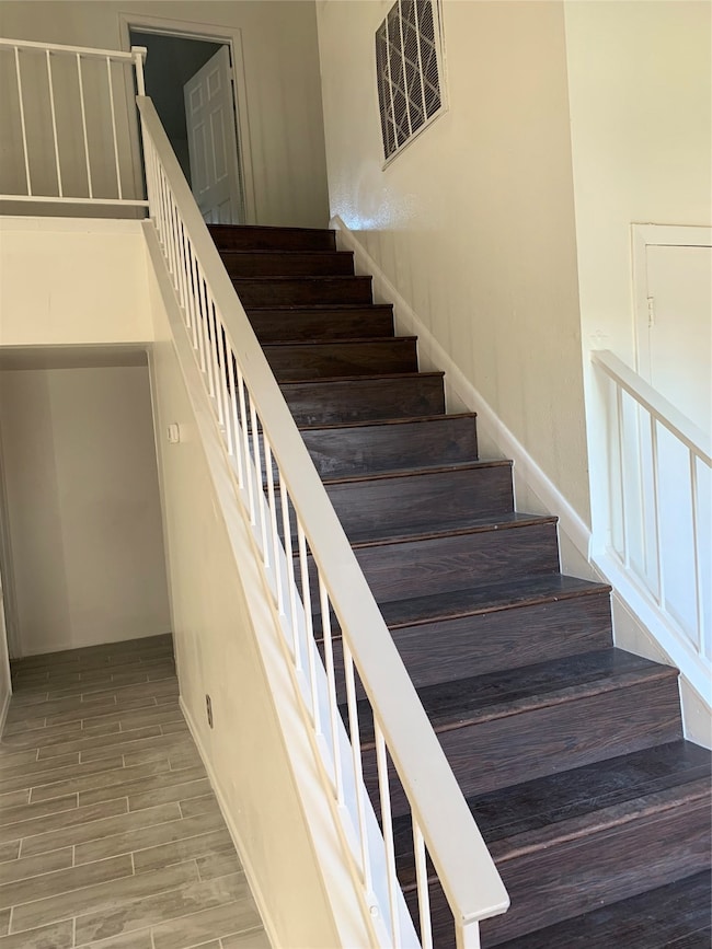 11110 Bammel North Houston Rd unit C, Houston, TX 77066 - photo 3