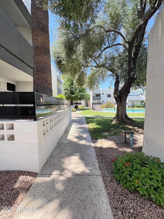 302 E Monte Vista Rd unit D1, Phoenix, AZ 85004 - photo 4