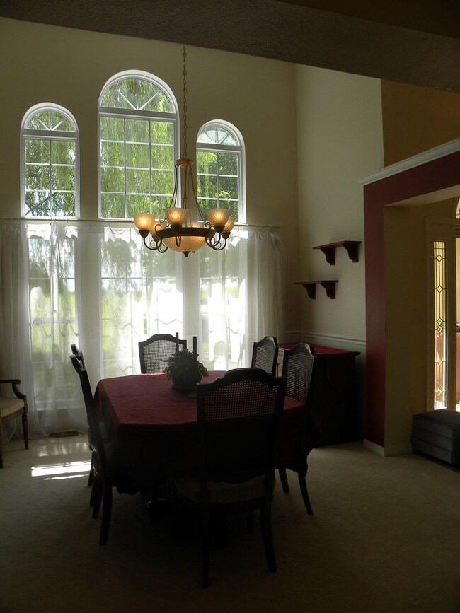 Heer formal dining better