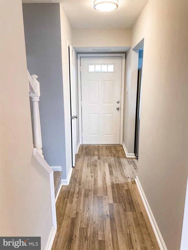 14457 Saint Germain Dr, Centreville, VA 20121 - photo 2