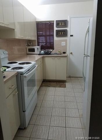 4262 SW 68th Ct, Miami, FL 33155 - photo 5