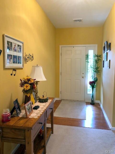 4230 Belmont Cir, Whitehall, PA 18052 - photo 2