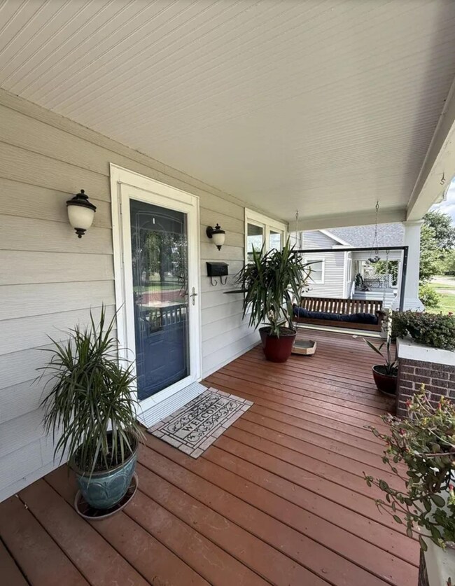 715 Carroll Ave, Larned, KS 67550 - photo 4