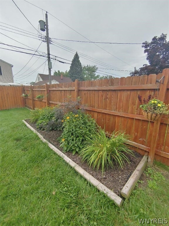 38 Greenwood Cir, North Tonawanda, NY 14120 - photo 4