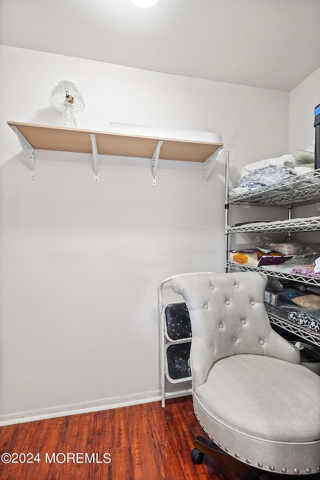 08-Closet