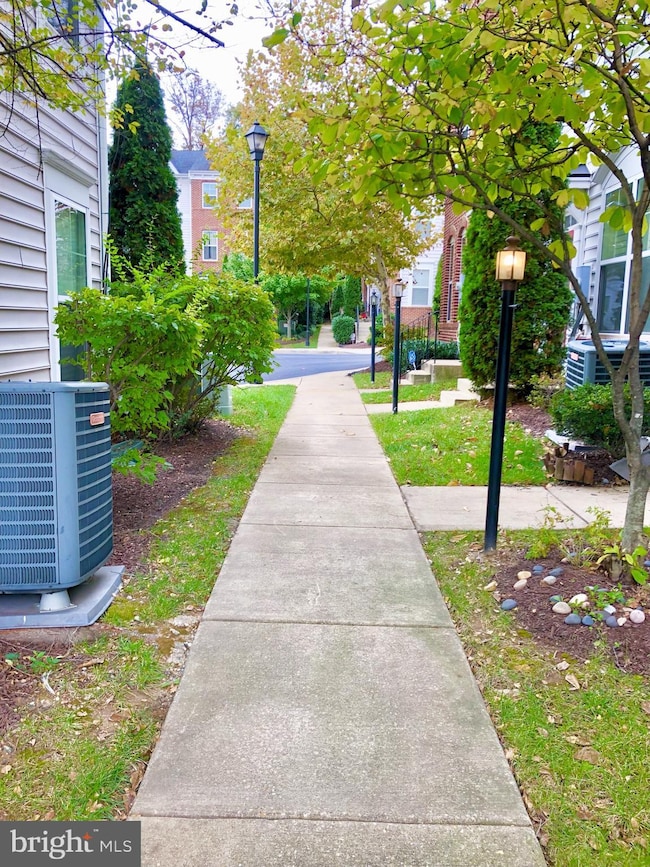 604 Ava Cir NE, Washington, DC 20017 - photo 5