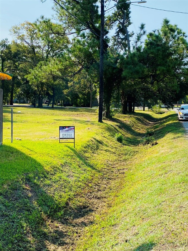 8213 Spaulding St, Houston, TX 77016 - photo 4