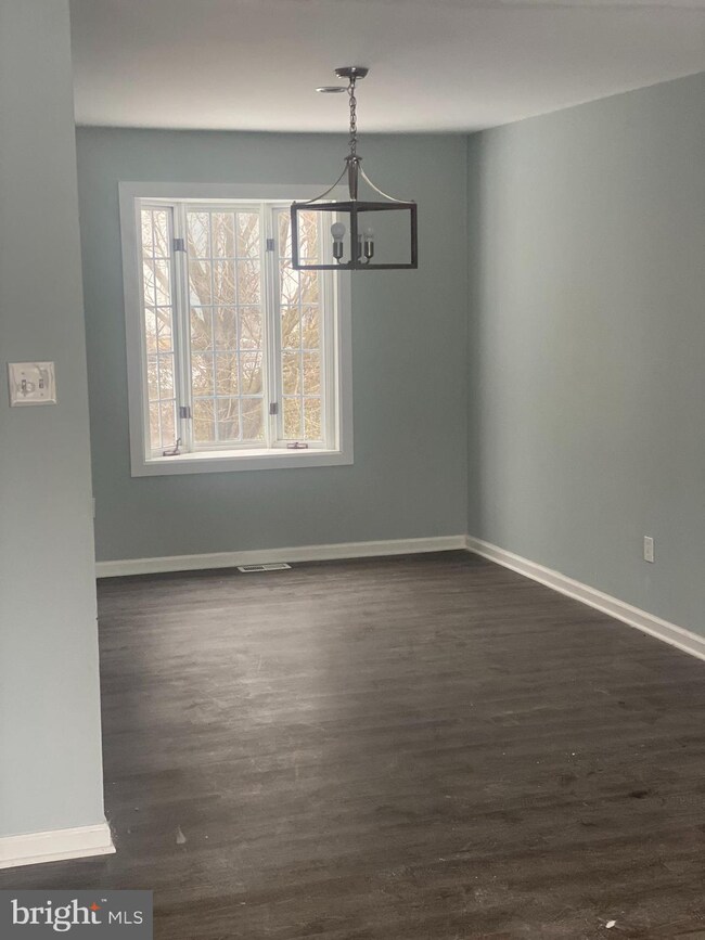 9 Sandal Ln, Willingboro, NJ 08046 - photo 3