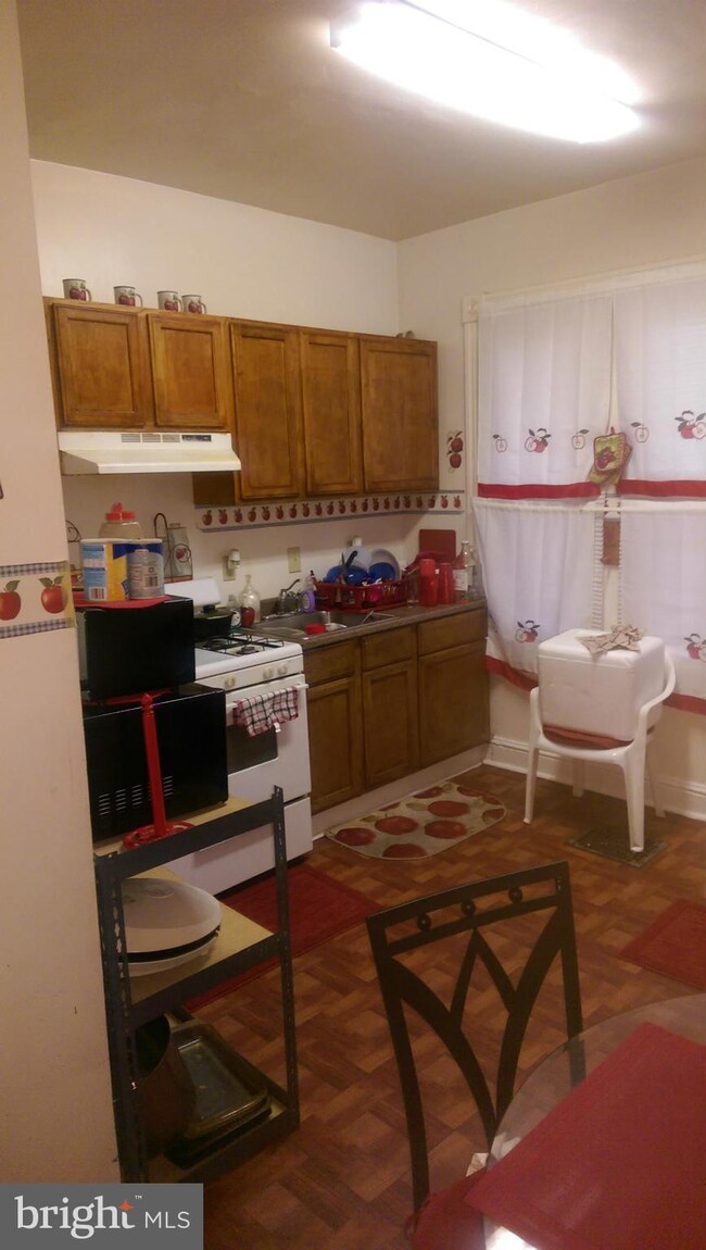 2122 W Lexington St, Baltimore, MD 21223 - photo 2