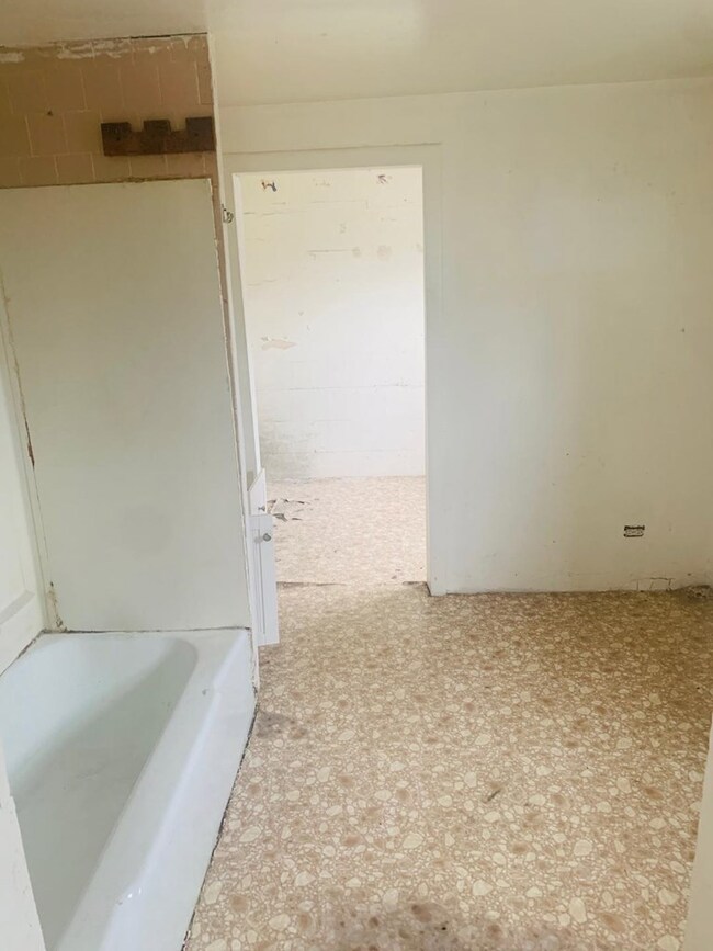 106 N Huron St, Wheeling, WV 26003 - photo 7