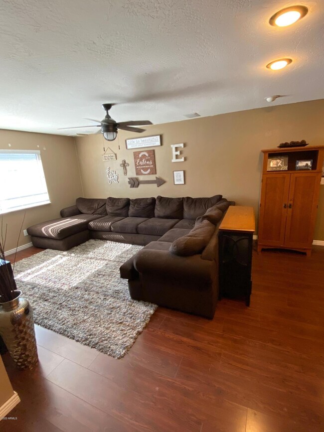 living room calavar 1