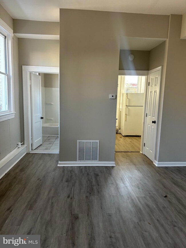 1413 W Baltimore St unit 3, Baltimore, MD 21223 - photo 3