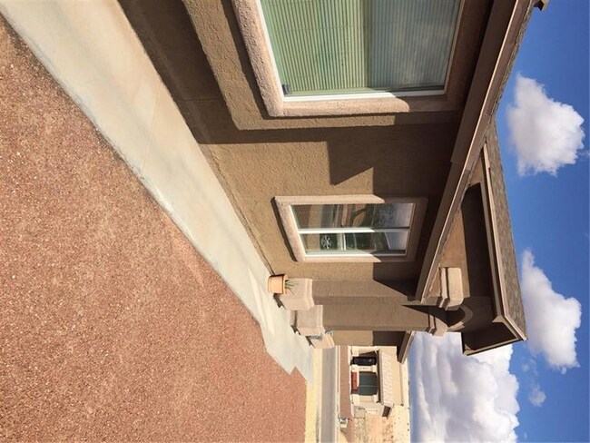 14476 Desert Sage Dr, Horizon City, TX 79928 - photo 5