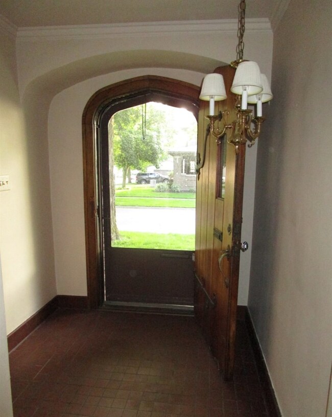 604 N Main St, Auburn, IN 46706 - photo 2