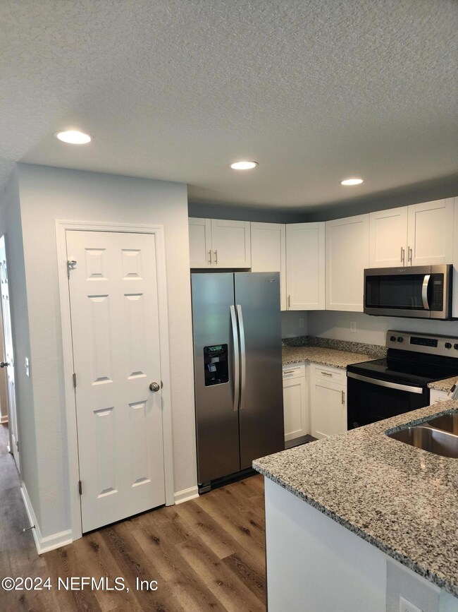 9015 Eaton Ave, Jacksonville, FL 32211 - photo 5