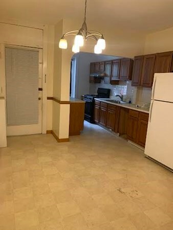 30 Claflin Rd unit 1, Brookline, MA 02445 - photo 2