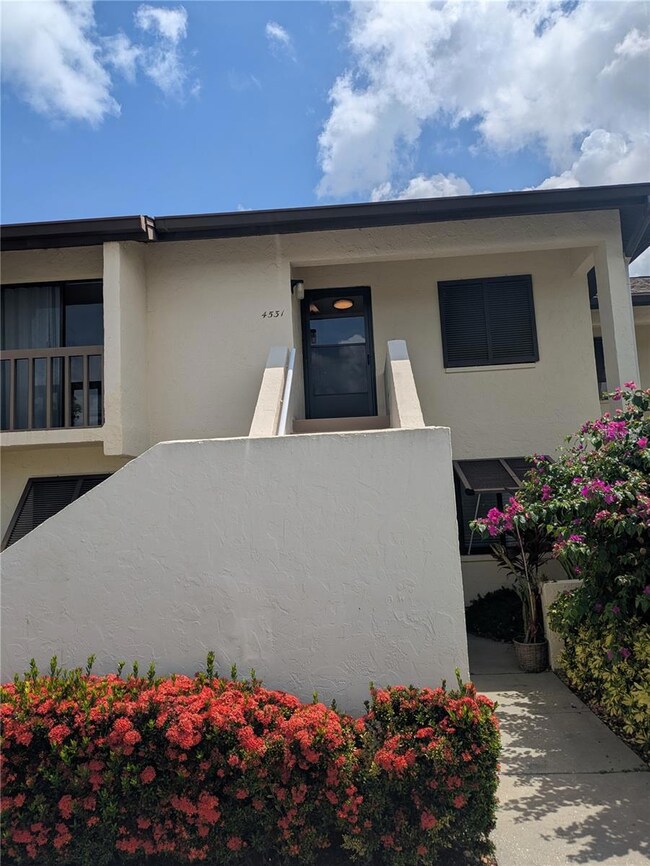 4531 Longwater Chase unit 16, Sarasota, FL 34235 - photo 2