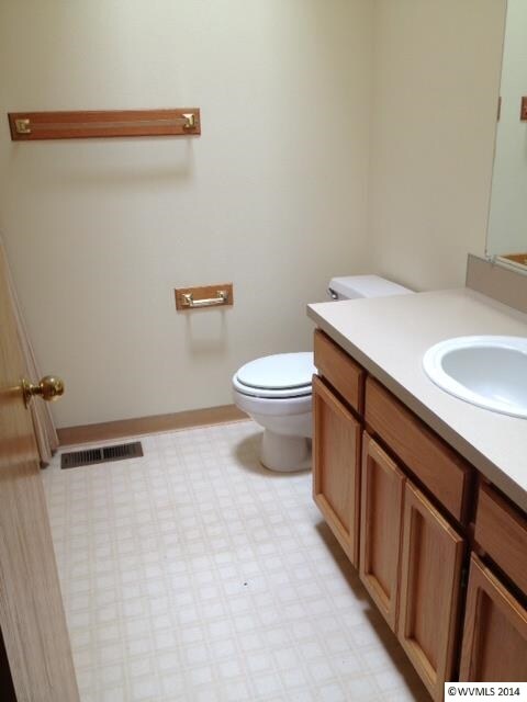 1148 Martin Ct S, Salem, OR 97306 - photo 5