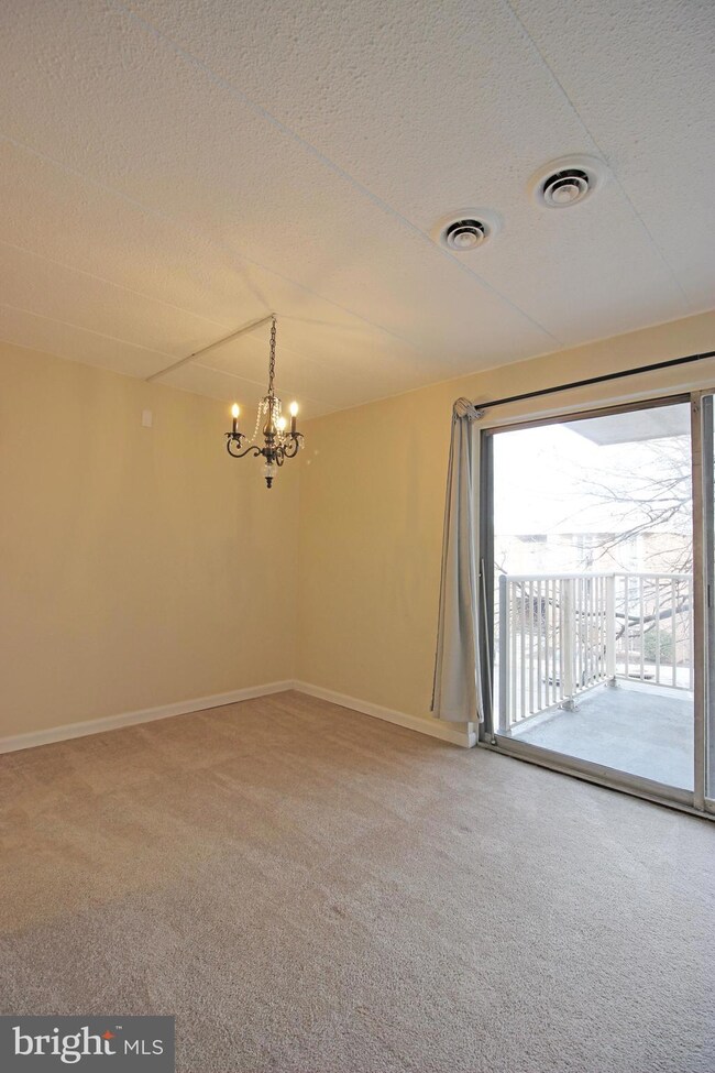 2632 Ft Farnsworth Rd unit 1B, Alexandria, VA 22303 - photo 7