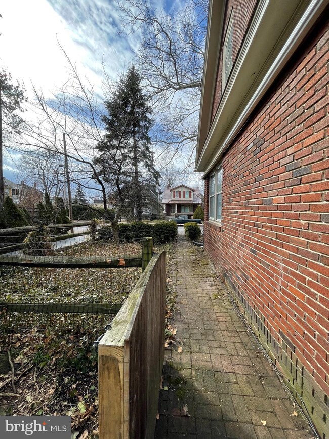 529 Bishop Ave, Chambersburg, PA 17201 - photo 5