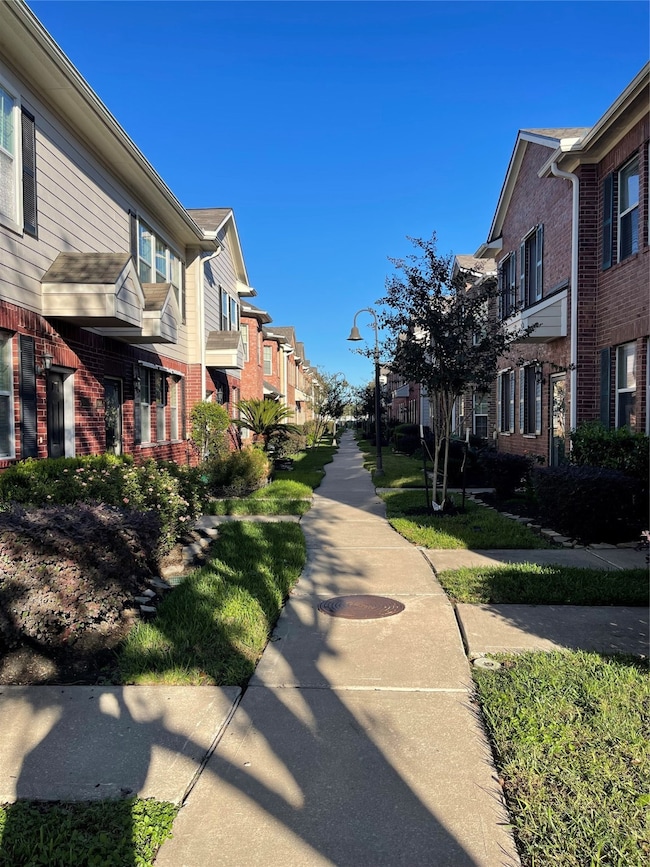 1901 Kemah Village Dr, Kemah, TX 77565 - photo 3