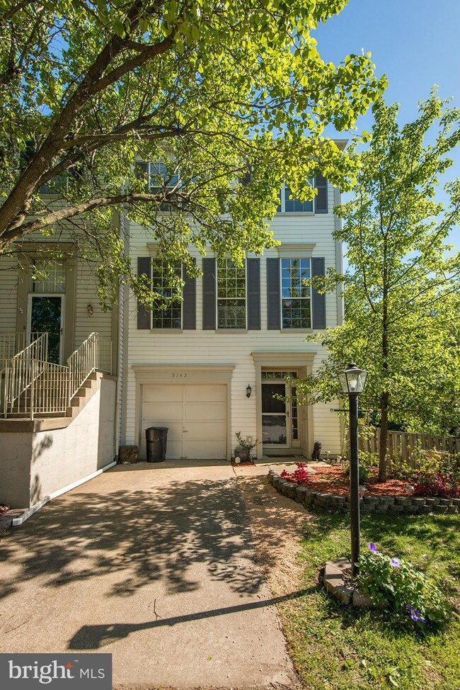 5143 Beauregard St, Alexandria, VA 22312 - photo 2