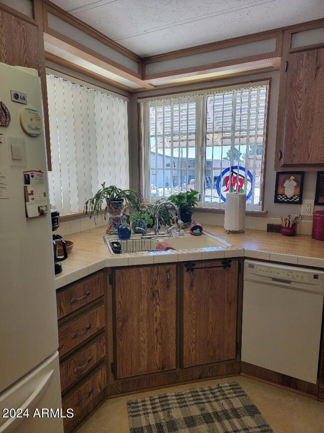 808 kitchen sink