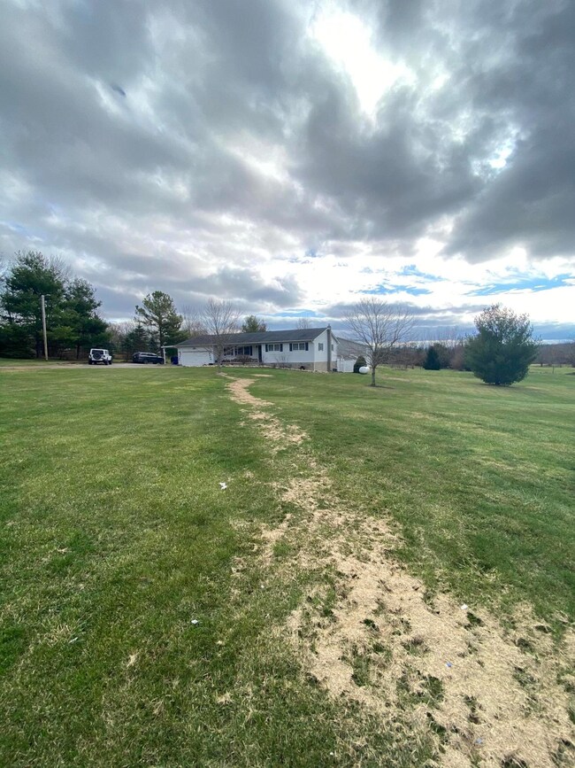 7401 Tarlton Rd, Circleville, OH 43113 - photo 3